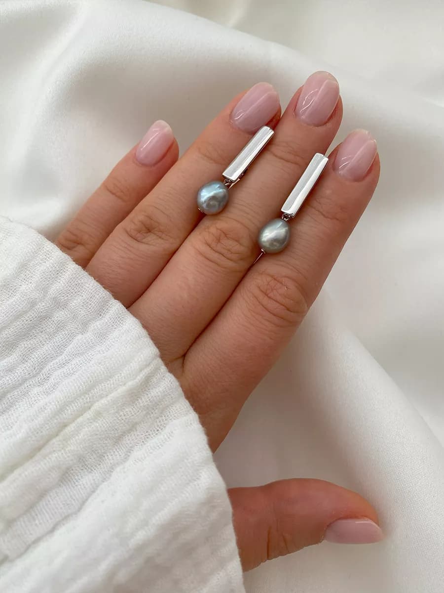 Серьги Grey 01 с жемчугом, мятая фактура